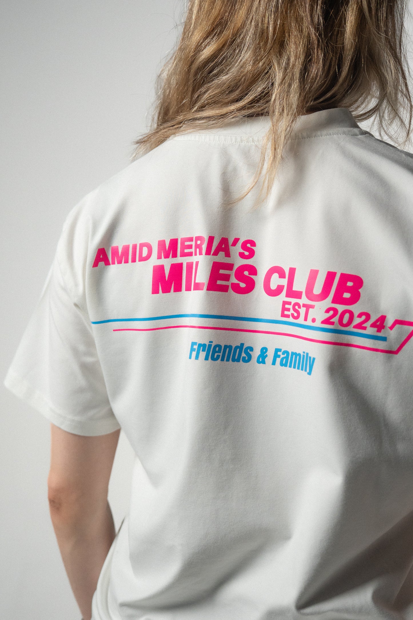 EASE-MILES CLUB EDITION- Playera de manga corta