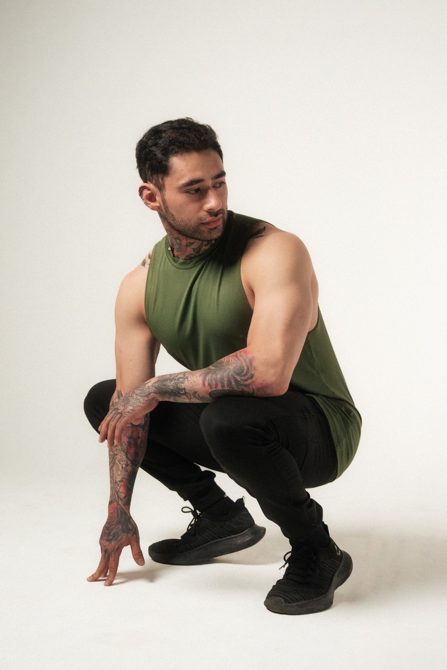 ECHO – Muscle Tank-Verde Olivo